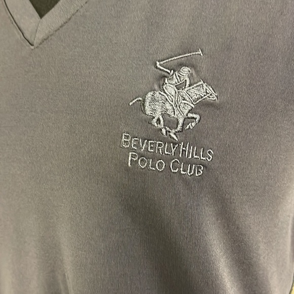 BEVERLY Hills Polo club v-neck, short sleeve, top size medium - Picture 4 of 5